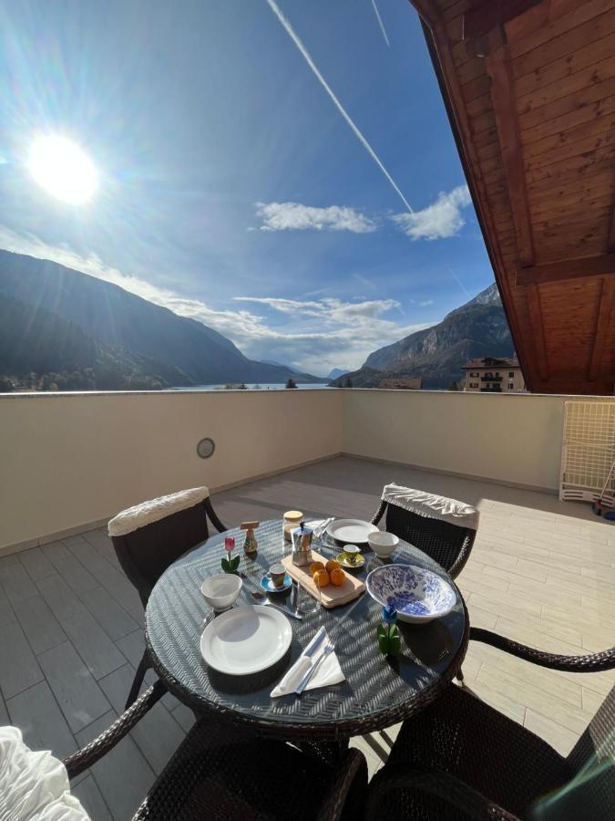Attico Con Vista Sul Lago E Montagne A Molveno Dış mekan fotoğraf