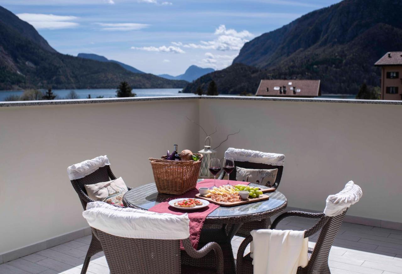 Attico Con Vista Sul Lago E Montagne A Molveno Dış mekan fotoğraf